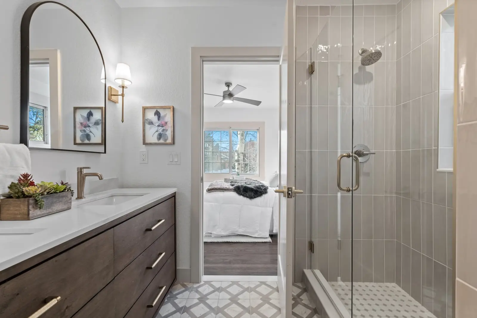 Shower bath in a brick Tudor